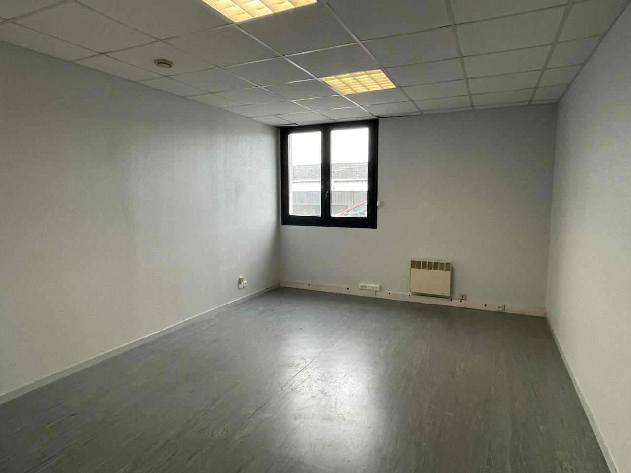 Bureau Cesson-Sévigné 327m² Location bureau Cesson-Sévigné Ille-et-Vilaine OLBUR2204121 14